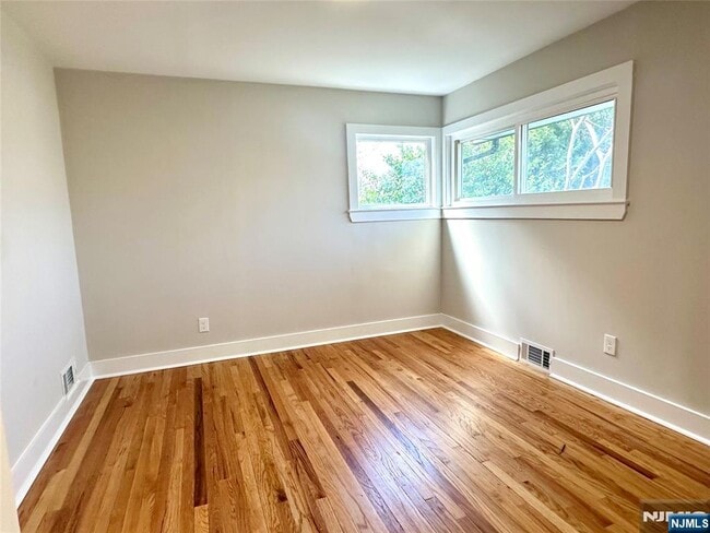 Building Photo - 41 Woods Ave