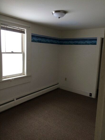 Building Photo - 938 VT-7A