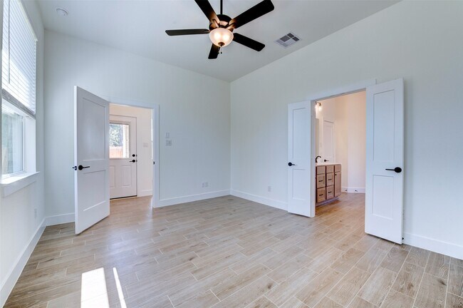 Building Photo - 156 Sea Foam Ct