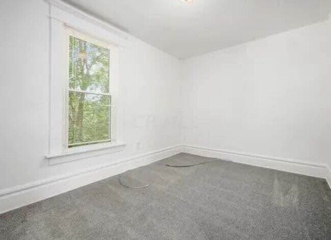 Building Photo - 200 S Cypress Ave