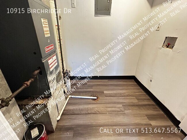 Building Photo - 10915 Birchridge Dr