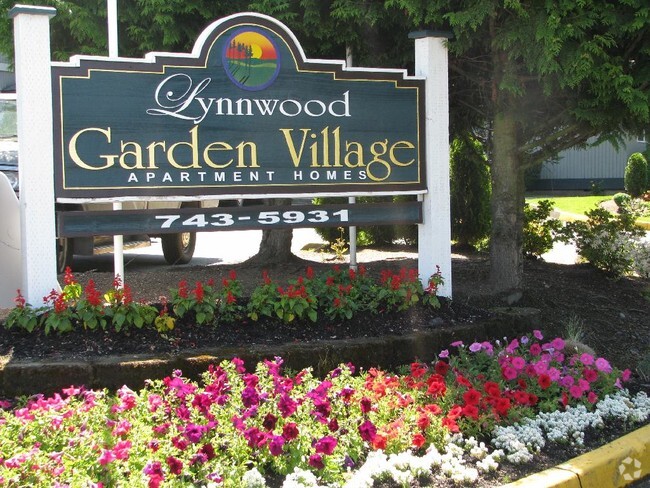 Building Photo - Lynnwood Garden Village