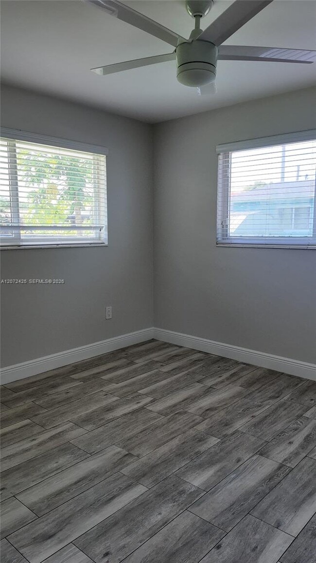 Building Photo - 220 SW 80th Ave