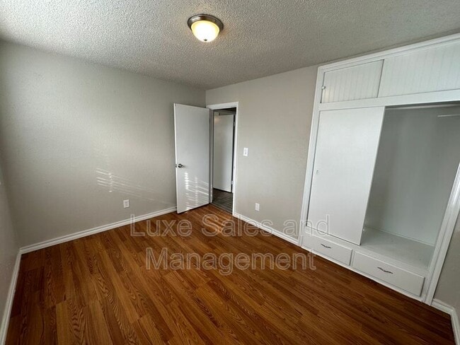 Building Photo - 209 Gill Dr