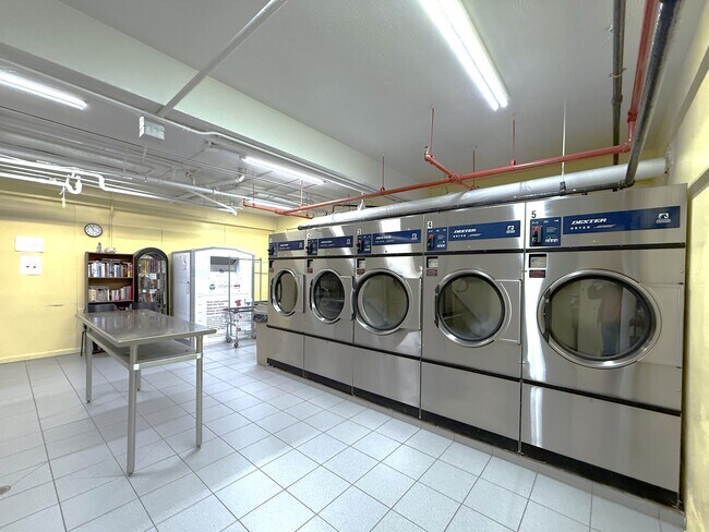 Building Photo - 99-21 67th Rd