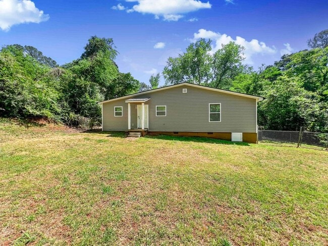 Building Photo - 18 Mockingbird Dr