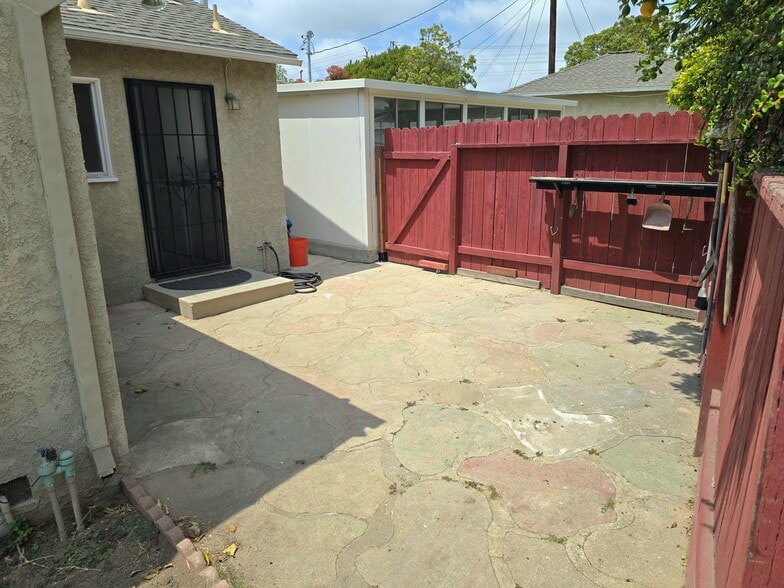 Building Photo - 10742 Galvin St
