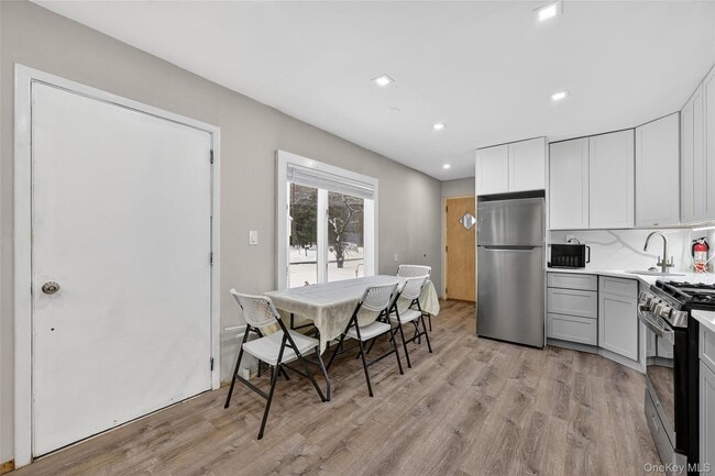 Building Photo - 28 Edward Ave