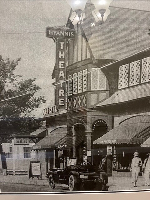 Building Photo - 615 Main St