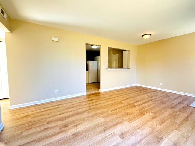 Building Photo - 2731 Wilshire Ct
