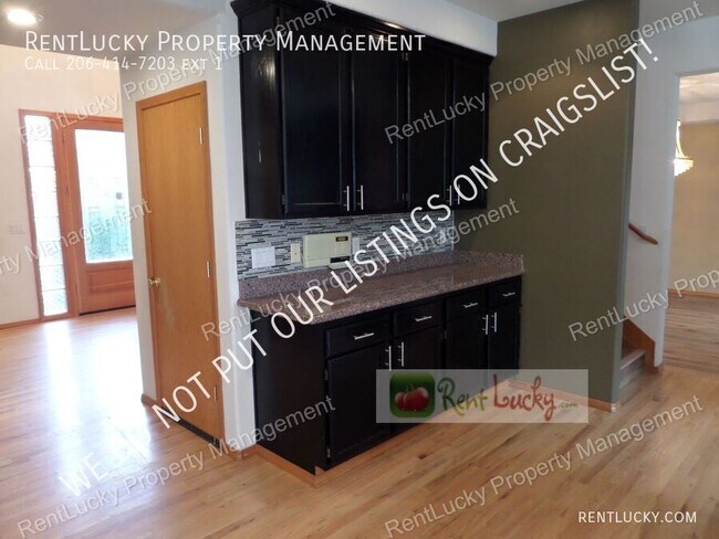 Building Photo - 5039 S 178th St