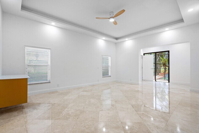 Building Photo - 10391 Boca Woods Ln