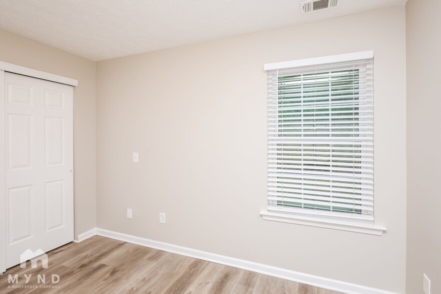 Building Photo - 6155 Smoke Ridge Ln