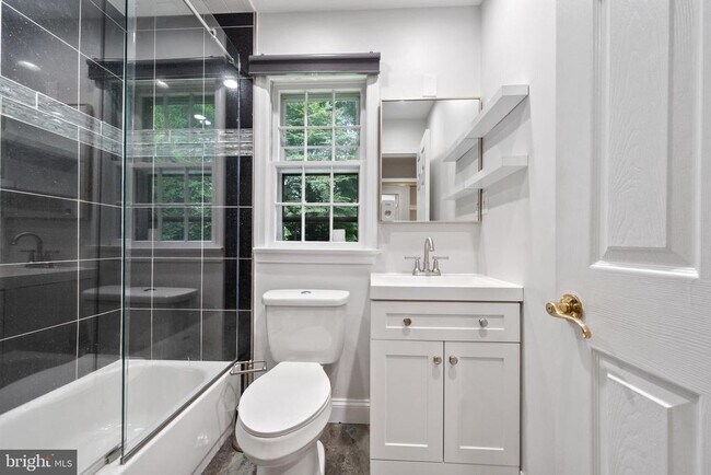 Building Photo - 7732 Canal Ct