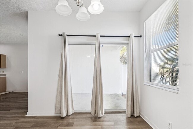 Building Photo - 571 Shoreham Ct NE