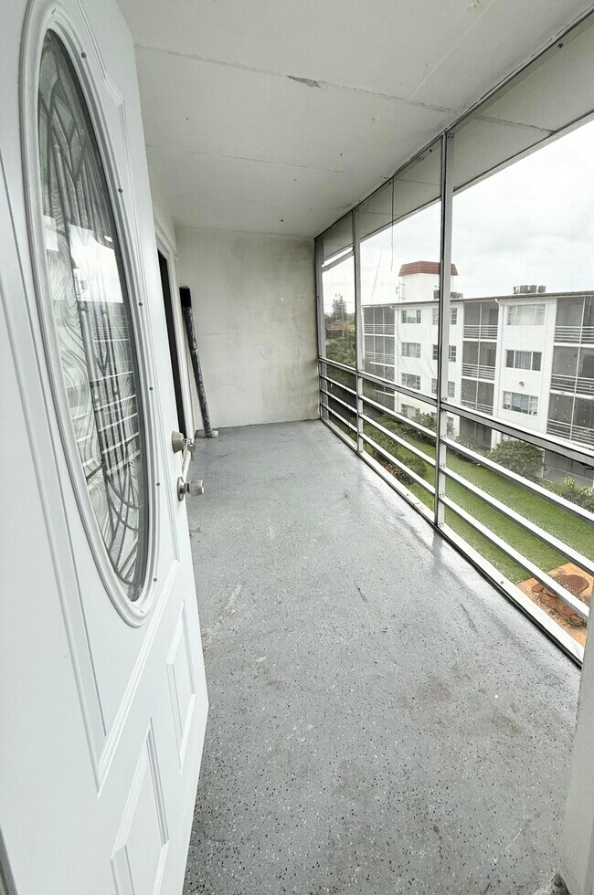 Building Photo - 4500 N Flagler Dr