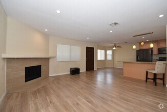 Building Photo - Stunning 2-Bedroom Condo at The Lakes