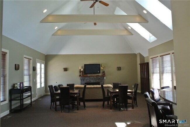 Building Photo - 140 Kyles Way