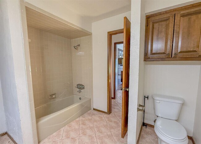 Building Photo - 3908 NW 68th St