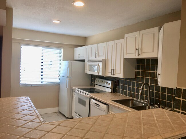 Building Photo - 139 Sparrow Dr