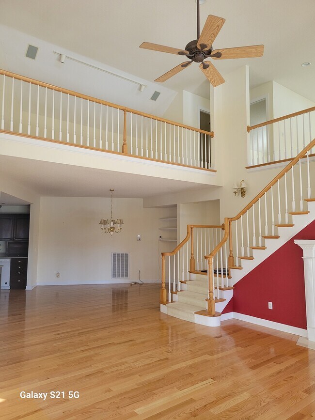 Building Photo - 148 Lakewood Dr