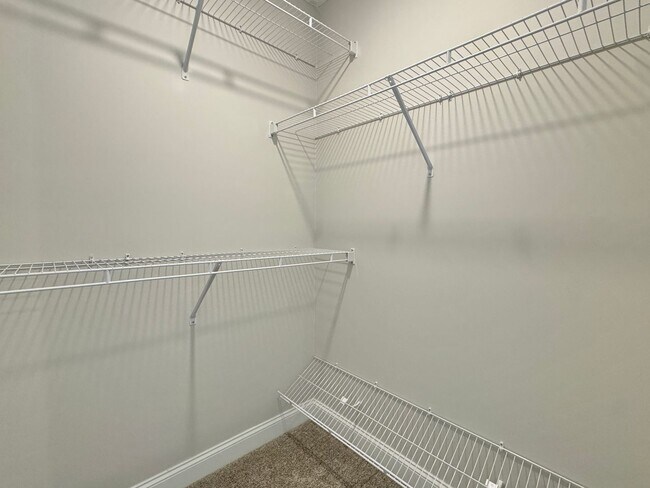 Building Photo - AVAILABLE OCTOBER 2025 [PET FRIENDLY]