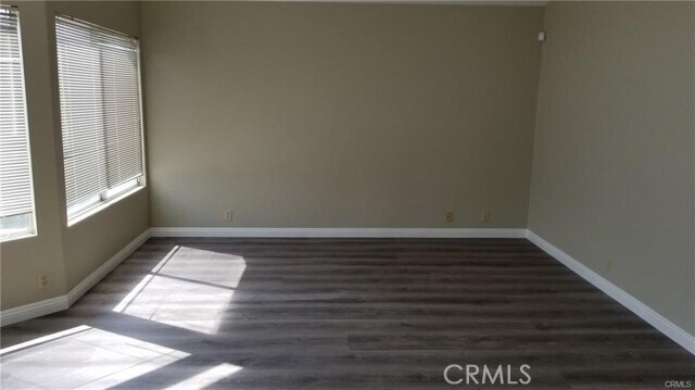 Building Photo - 424 Dylan Dr