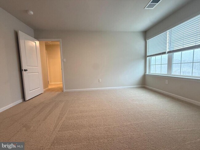 Building Photo - 328 Anconas Blvd