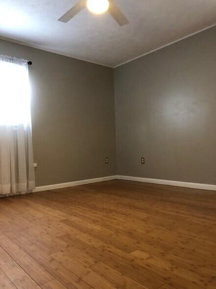 Building Photo - 940 Glenn Bridge Rd SE