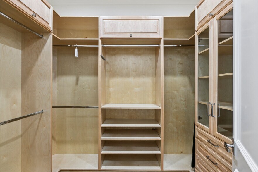 Building Photo - 27048 Triumph Ave