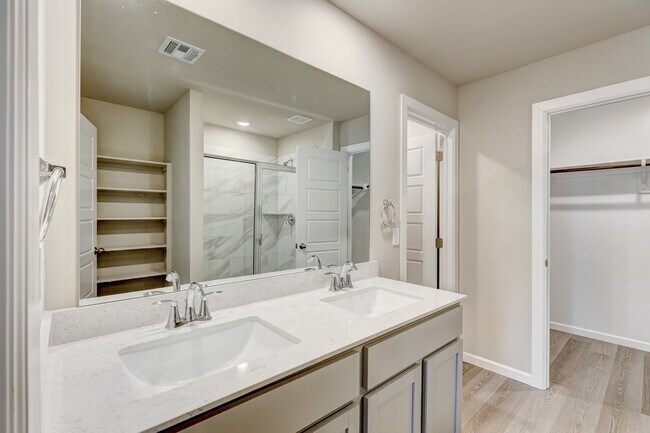 Building Photo - 10508 SW 41st Pl