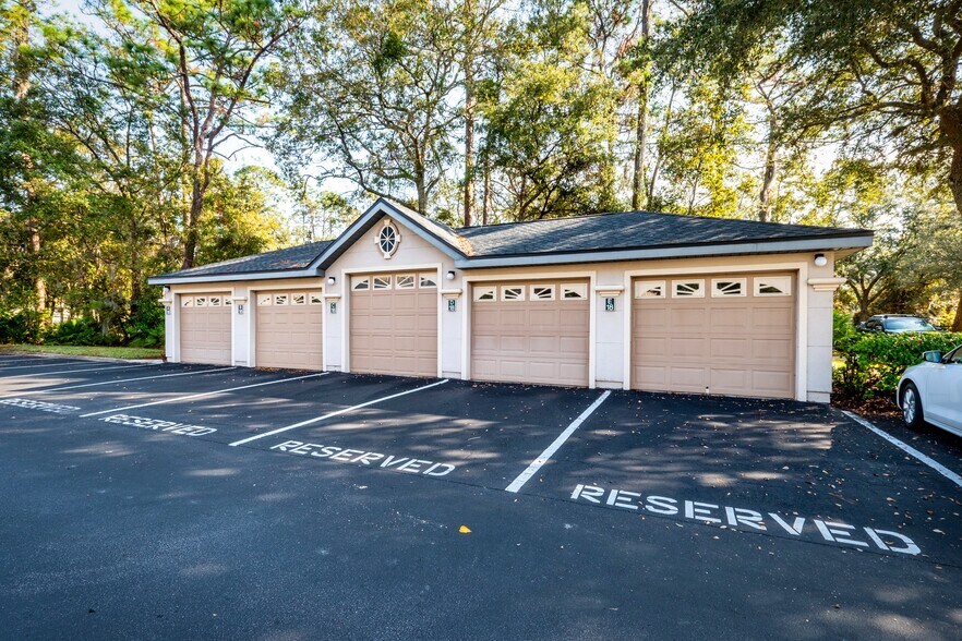 Building Photo - 13810 Sutton Park Dr N
