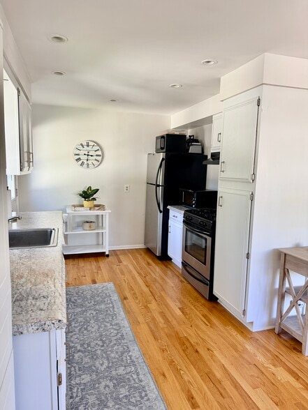 Building Photo - 15 Welch Ter