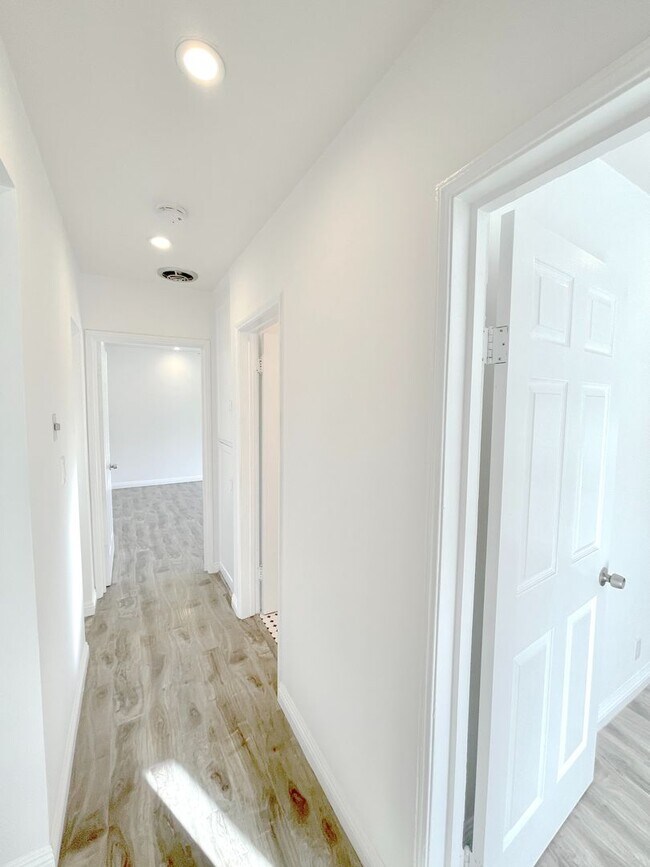 Building Photo - 11914 Ocean Park Blvd