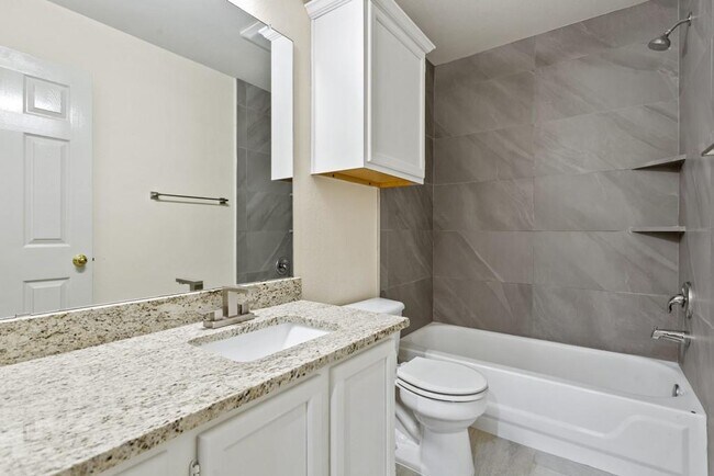 Building Photo - 1517 Thibodeaux Dr