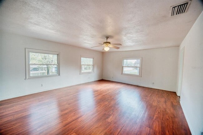 Building Photo - 2317 Harris St