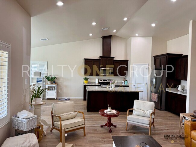 Building Photo - Enjoy those Arizona Sunset in this Three B...