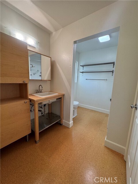 Building Photo - 400 E Patwood Dr