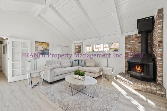 Building Photo - Marinwood Home on Corner Lot with Over 200...