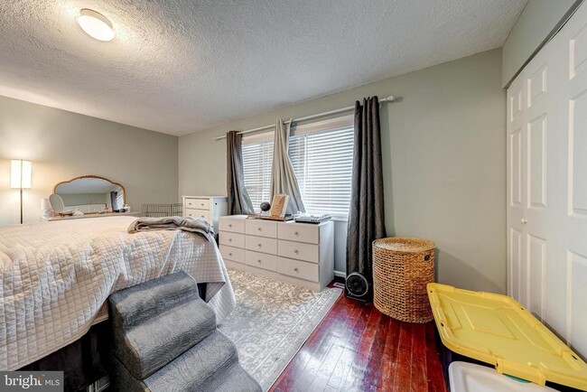 Building Photo - 300 Reneau Way