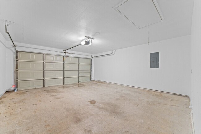 Building Photo - 6903 Hawaii Ln