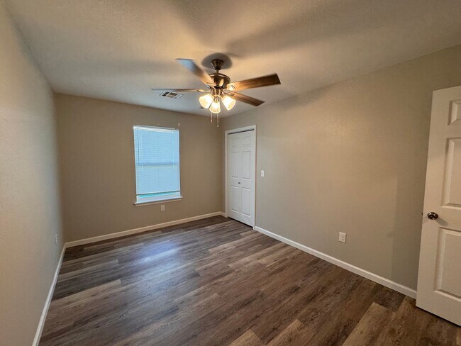 Building Photo - 4120 W 56th Pl