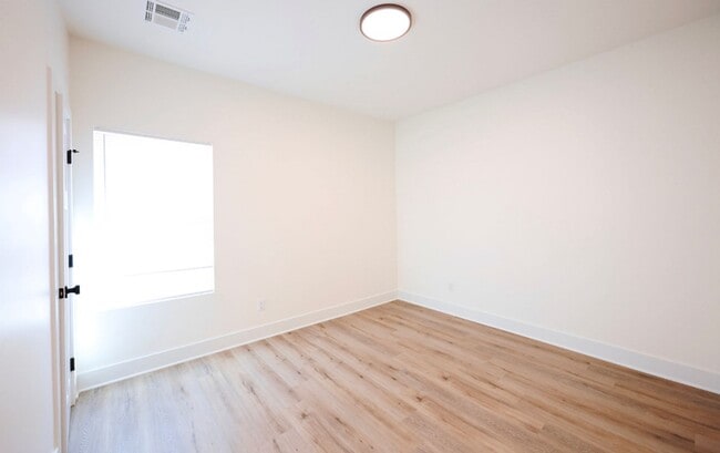 Building Photo - 503 Briarbrook Ln