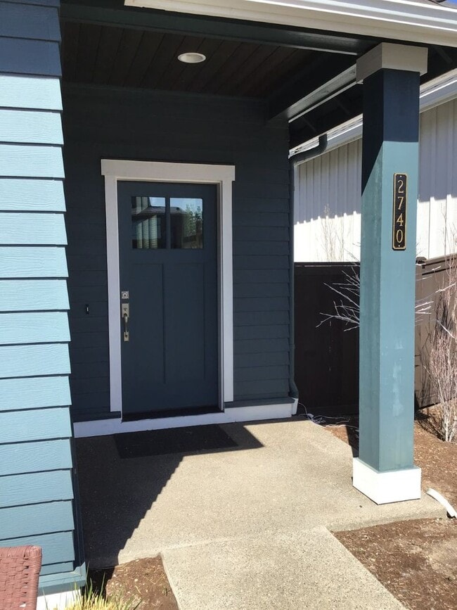 Building Photo - FOR RENT - Furnished 3 bed, 2 bath NorthWest Crossing Modern Townhome