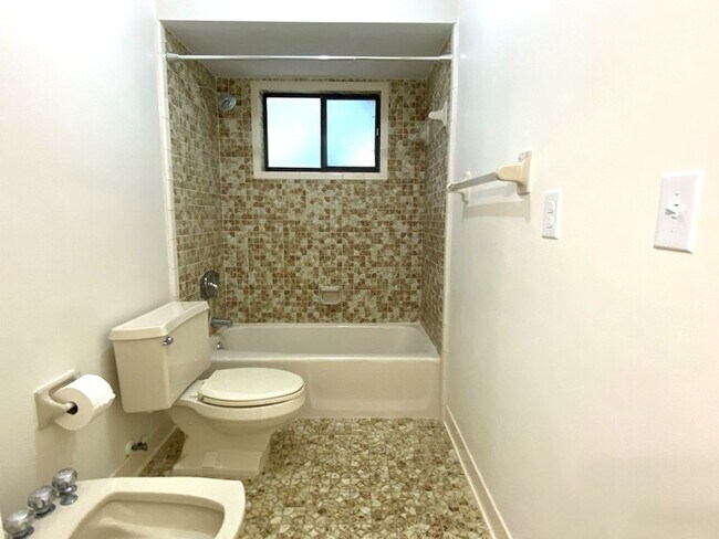 Building Photo - Spacious 4 Bedroom Ormond Beach Home with ...