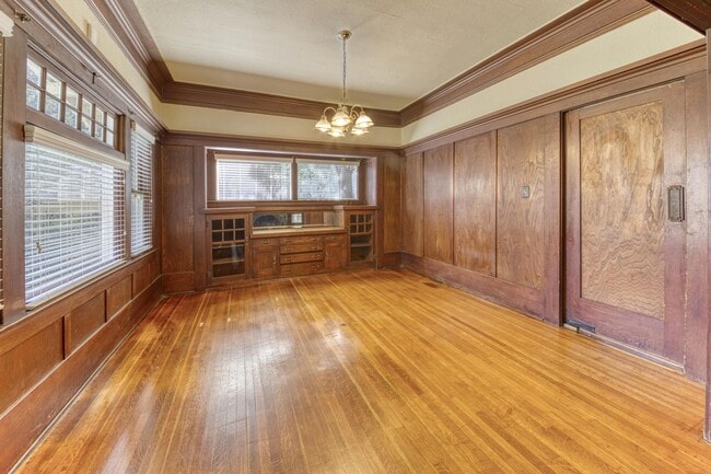 Building Photo - 734 E Peralta Wy