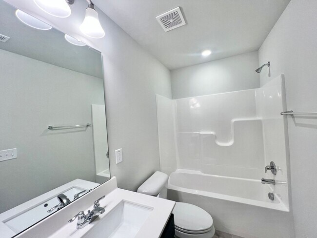 Building Photo - Newly Built 3BD, 2.5BA Raleigh Townhome in...