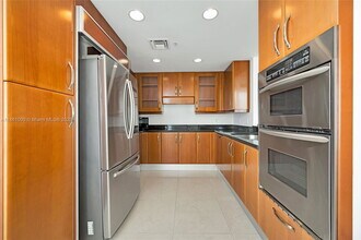 Building Photo - 3001 Turnberry Way