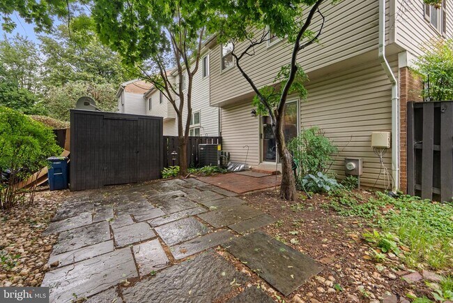 Building Photo - 3351 Buehler Ct