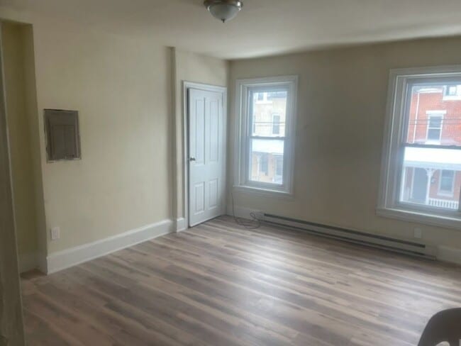 Building Photo - 729 W Lafayette St